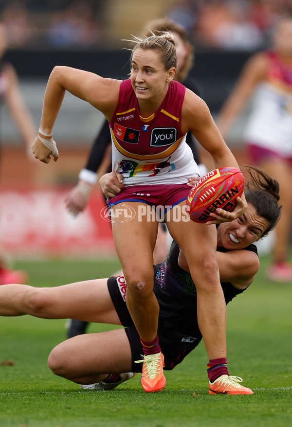 AFLW 2025 Round 10 - Essendon v Brisbane - A-64043305