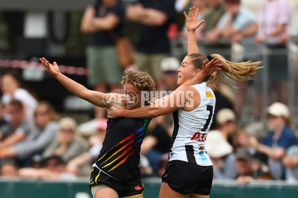 AFLW 2025 Round 10 - Collingwood v Richmond - A-64043362