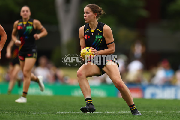 AFLW 2025 Round 10 - Collingwood v Richmond - A-64043375