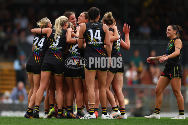 AFLW 2025 Round 10 - Collingwood v Richmond - A-64045605