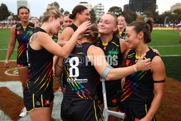 AFLW 2025 Round 10 - Collingwood v Richmond - A-64046084