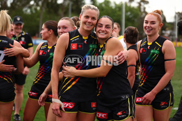 AFLW 2025 Round 10 - Collingwood v Richmond - A-64046100