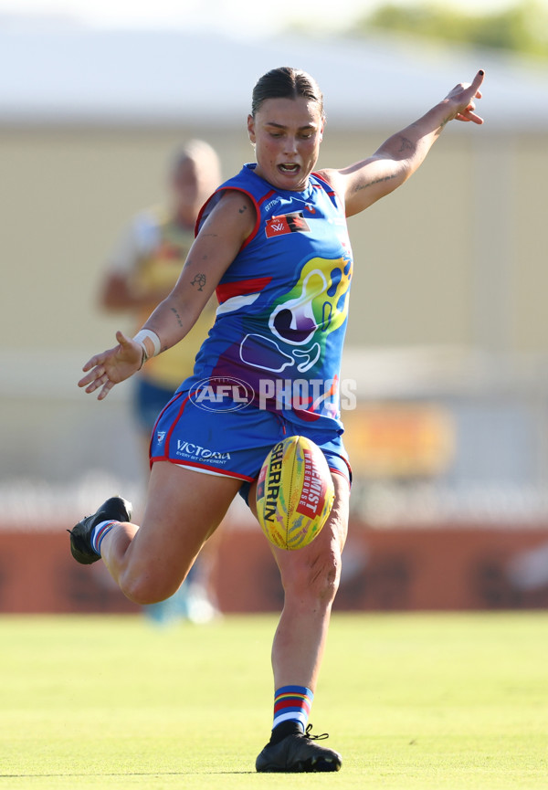 AFLW 2025 Round 10 - Gold Coast v Western Bulldogs - A-64048144