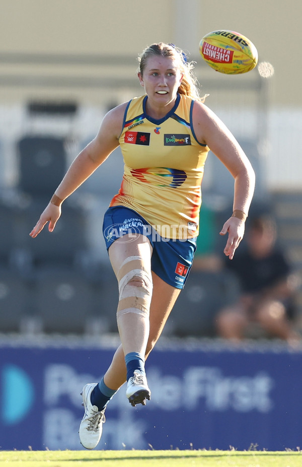 AFLW 2025 Round 10 - Gold Coast v Western Bulldogs - A-64048197