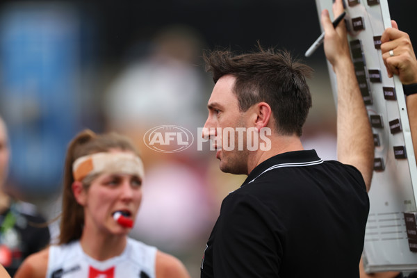 AFLW 2025 Round 10 - Collingwood v Richmond - A-64048996