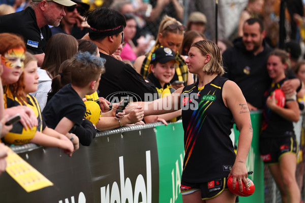 AFLW 2025 Round 10 - Collingwood v Richmond - A-64049001