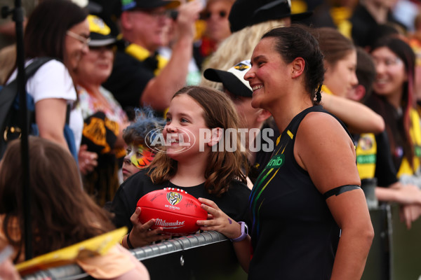 AFLW 2025 Round 10 - Collingwood v Richmond - A-64049002