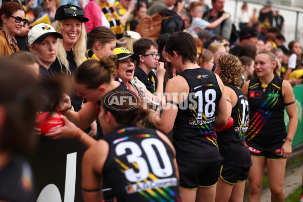 AFLW 2025 Round 10 - Collingwood v Richmond - A-64049005