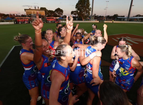 AFLW 2025 Round 10 - Gold Coast v Western Bulldogs - A-64049038