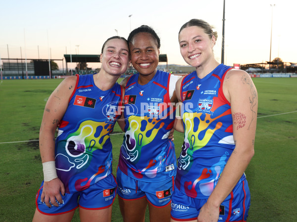 AFLW 2025 Round 10 - Gold Coast v Western Bulldogs - A-64049039