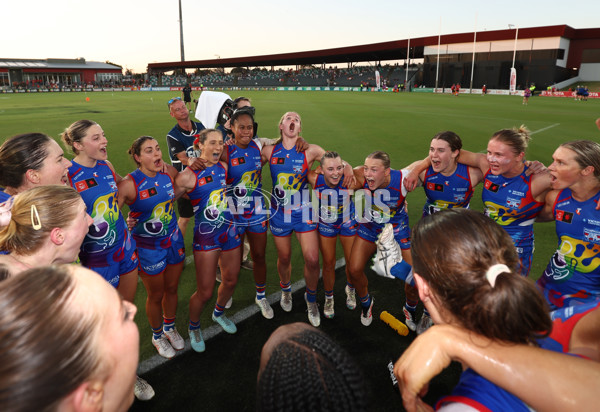 AFLW 2025 Round 10 - Gold Coast v Western Bulldogs - A-64049043