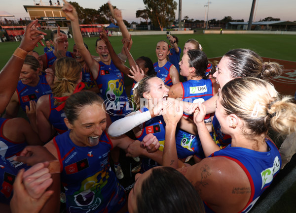 AFLW 2025 Round 10 - Gold Coast v Western Bulldogs - A-64049044