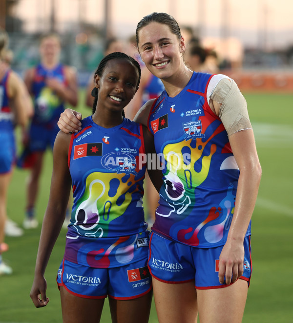 AFLW 2025 Round 10 - Gold Coast v Western Bulldogs - A-64049045
