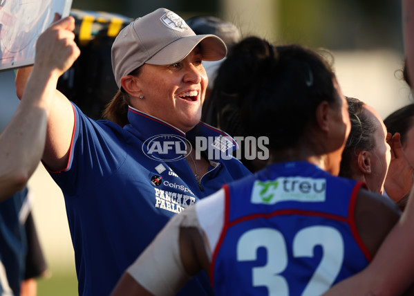 AFLW 2025 Round 10 - Gold Coast v Western Bulldogs - A-64050469
