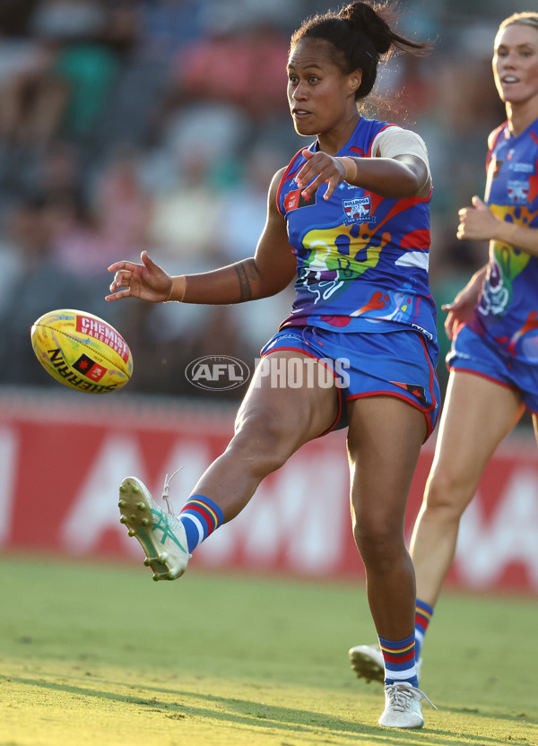 AFLW 2025 Round 10 - Gold Coast v Western Bulldogs - A-64050499