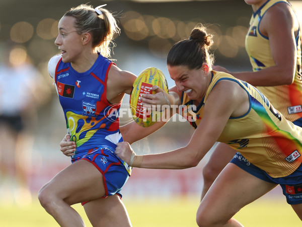 AFLW 2025 Round 10 - Gold Coast v Western Bulldogs - A-64050500
