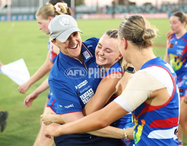 AFLW 2025 Round 10 - Gold Coast v Western Bulldogs - A-64050512