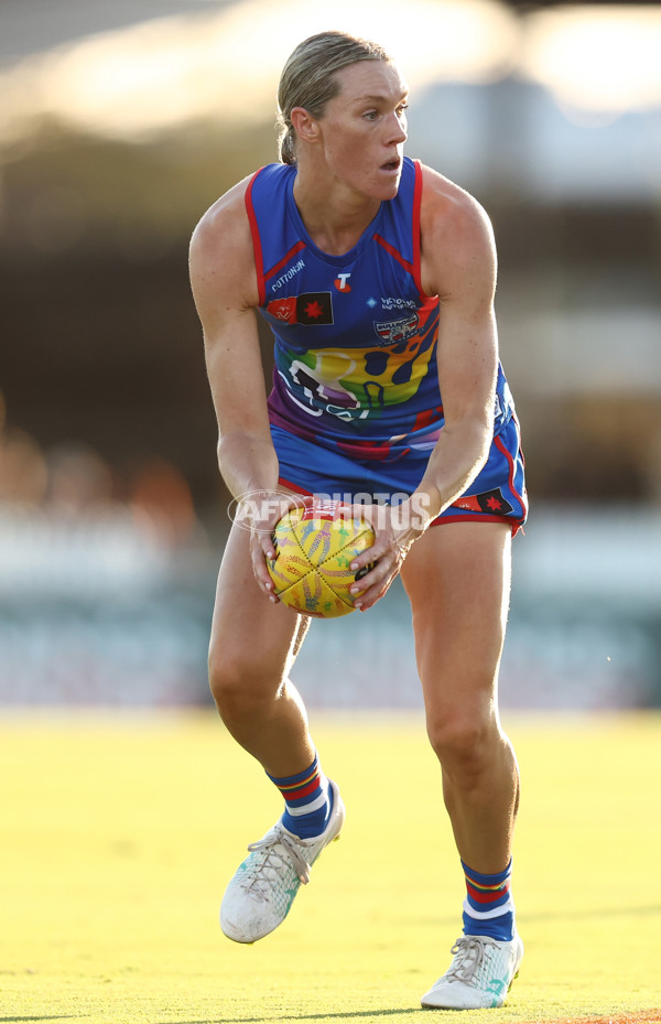 AFLW 2025 Round 10 - Gold Coast v Western Bulldogs - A-64050532