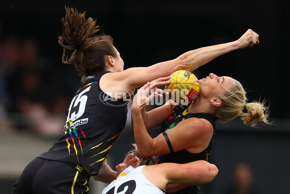 AFLW 2025 Round 10 - Collingwood v Richmond - A-64050533