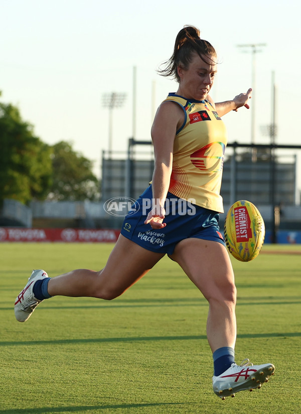 AFLW 2025 Round 10 - Gold Coast v Western Bulldogs - A-64051788