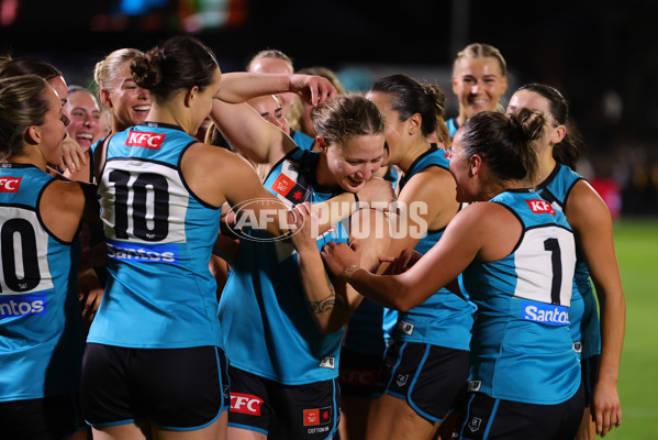 AFLW 2025 Round 11 - Adelaide v Port Adelaide - A-64151338