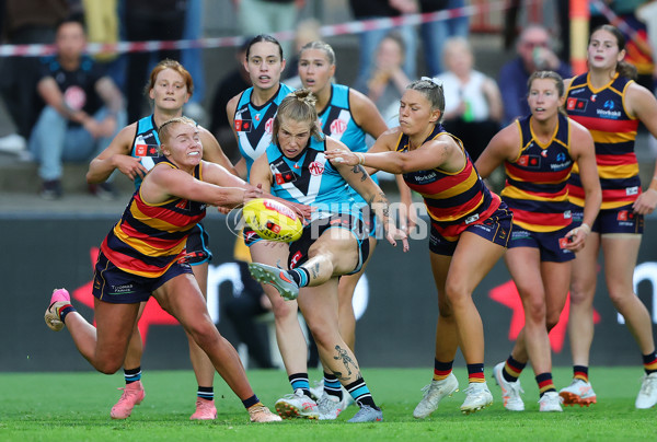 AFLW 2025 Round 11 - Adelaide v Port Adelaide - A-64153774