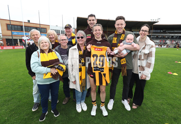 AFLW 2025 Round 11 - Essendon v Hawthorn - A-64158512