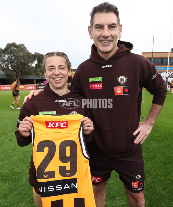 AFLW 2025 Round 11 - Essendon v Hawthorn - A-64159848