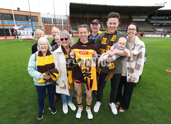 AFLW 2025 Round 11 - Essendon v Hawthorn - A-64159852