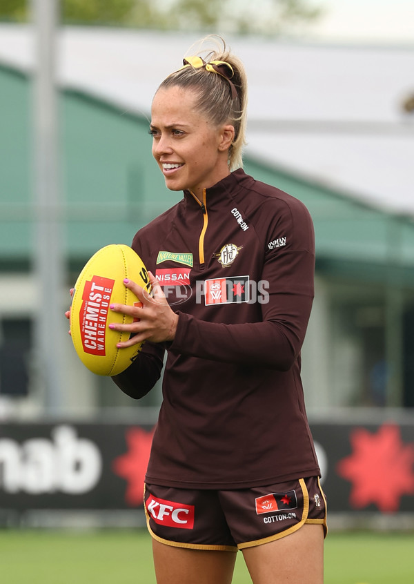 AFLW 2025 Round 11 - Essendon v Hawthorn - A-64159873