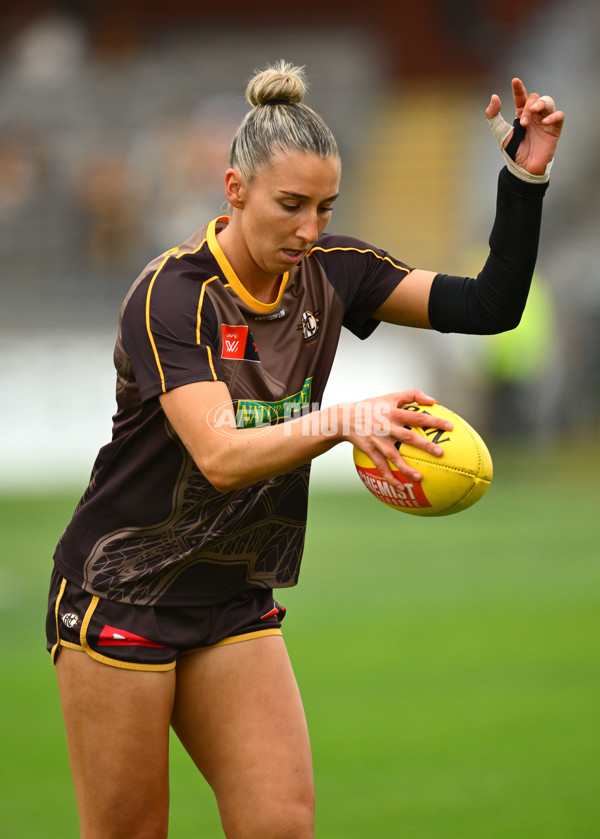 AFLW 2025 Round 11 - Essendon v Hawthorn - A-64160810