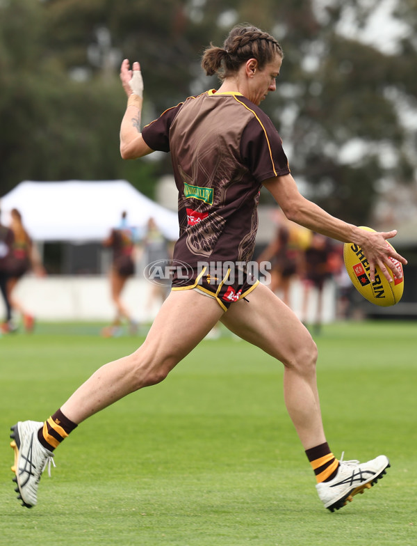 AFLW 2025 Round 11 - Essendon v Hawthorn - A-64160817