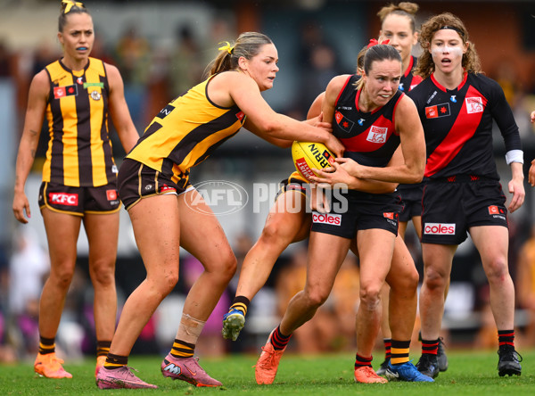 AFLW 2025 Round 11 - Essendon v Hawthorn - A-64165130