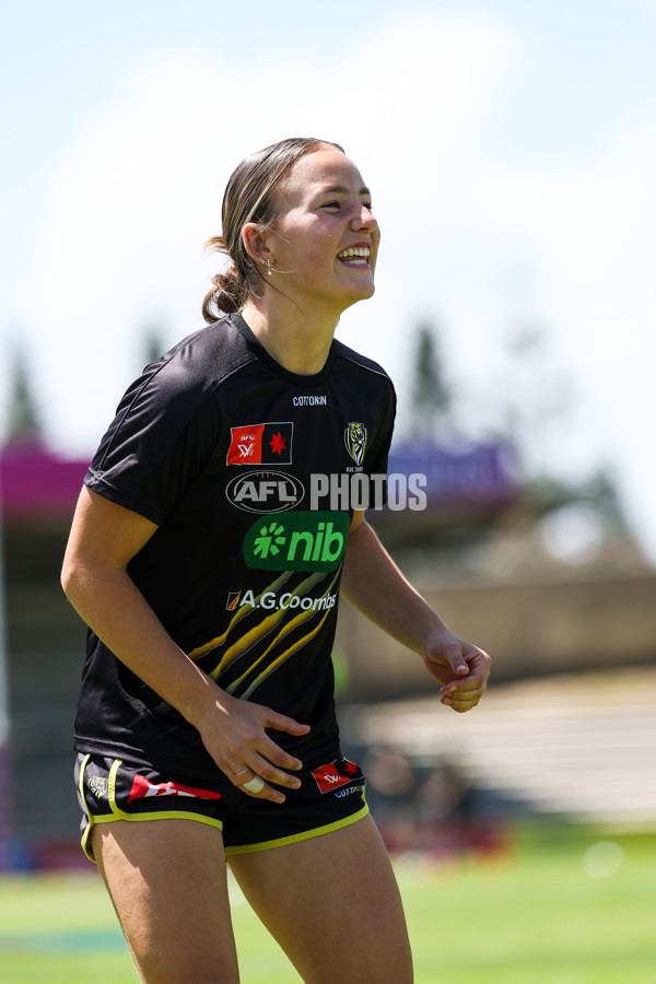 AFLW 2025 Round 11 - Fremantle v Richmond - A-64166546