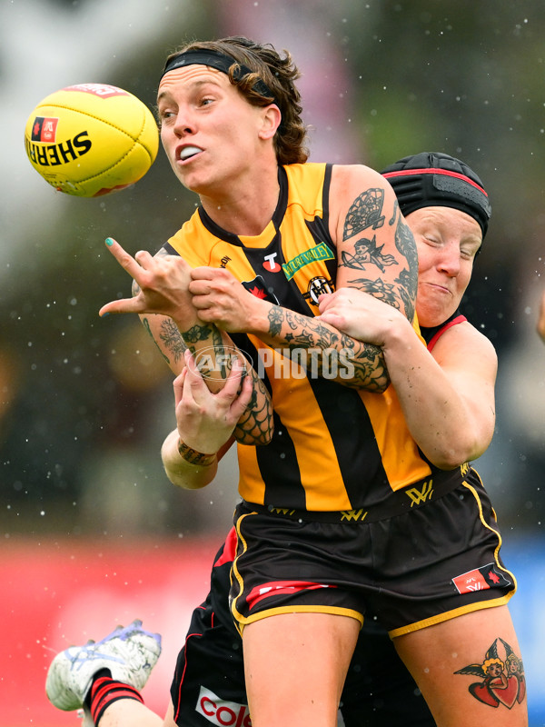 AFLW 2025 Round 11 - Essendon v Hawthorn - A-64166586