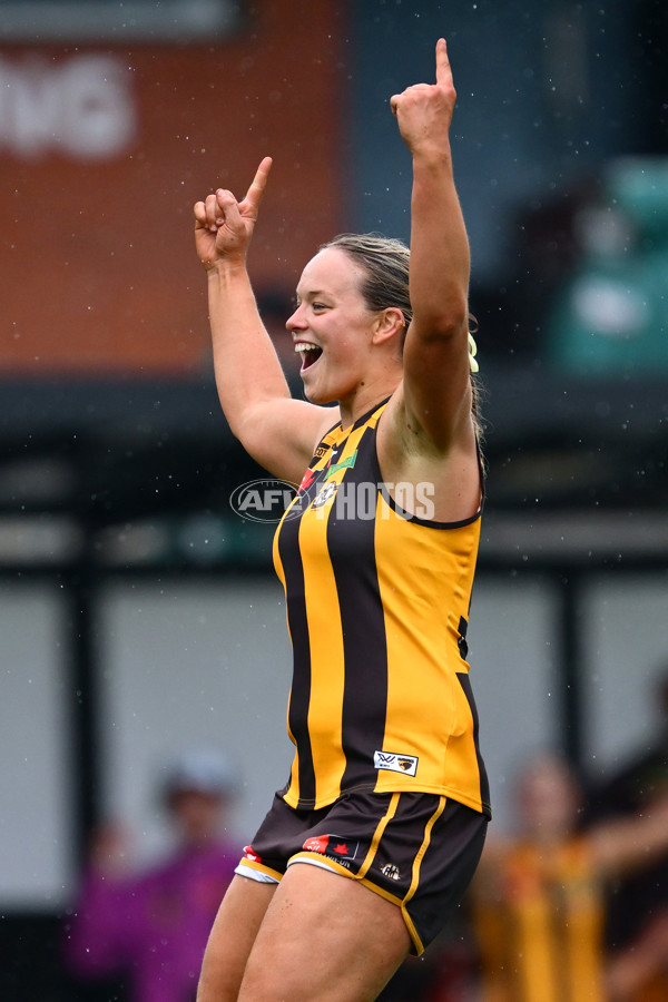 AFLW 2025 Round 11 - Essendon v Hawthorn - A-64166590