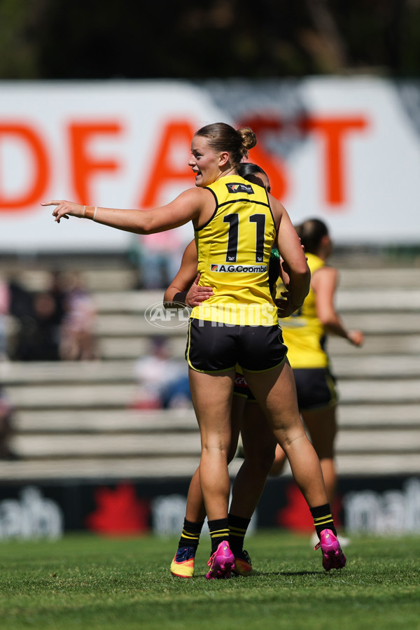 AFLW 2025 Round 11 - Fremantle v Richmond - A-64167570
