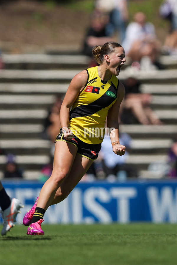 AFLW 2025 Round 11 - Fremantle v Richmond - A-64167572