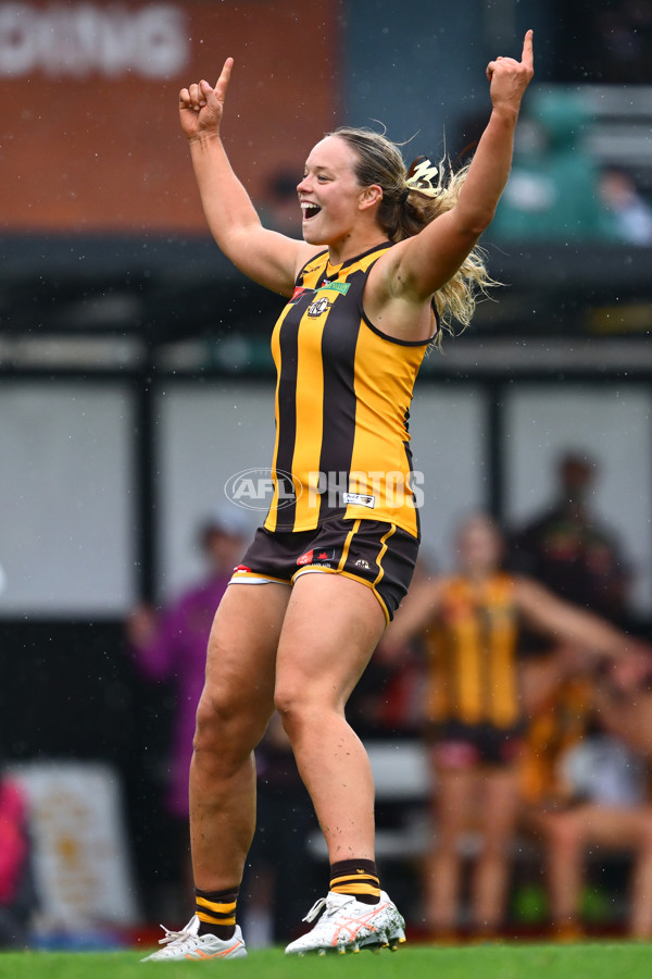 AFLW 2025 Round 11 - Essendon v Hawthorn - A-64167576