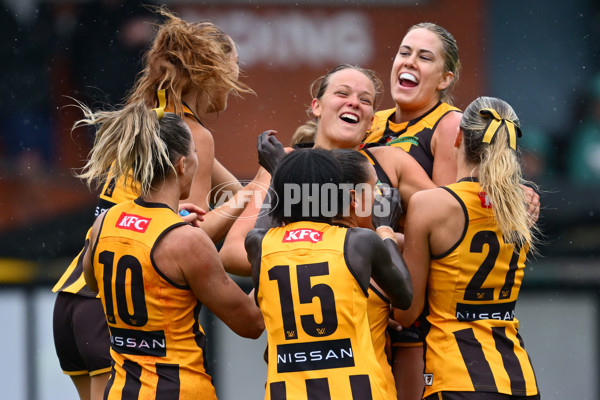 AFLW 2025 Round 11 - Essendon v Hawthorn - A-64167586