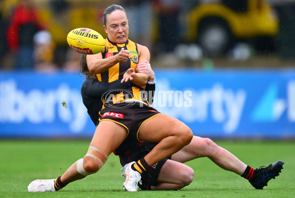 AFLW 2025 Round 11 - Essendon v Hawthorn - A-64169381