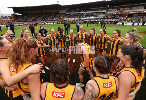 AFLW 2025 Round 11 - Essendon v Hawthorn - A-64169920