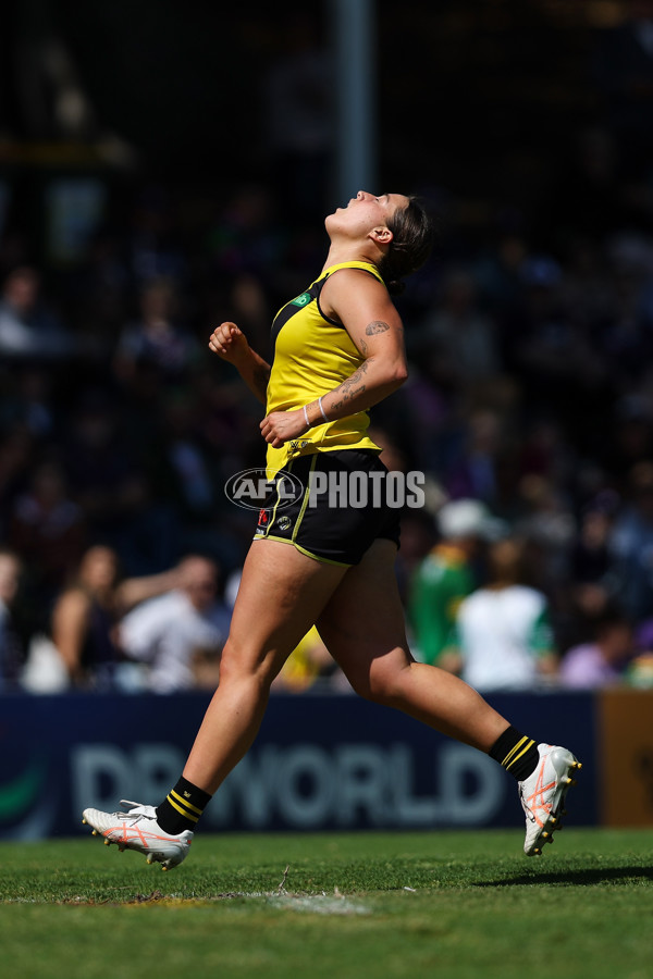 AFLW 2025 Round 11 - Fremantle v Richmond - A-64171893