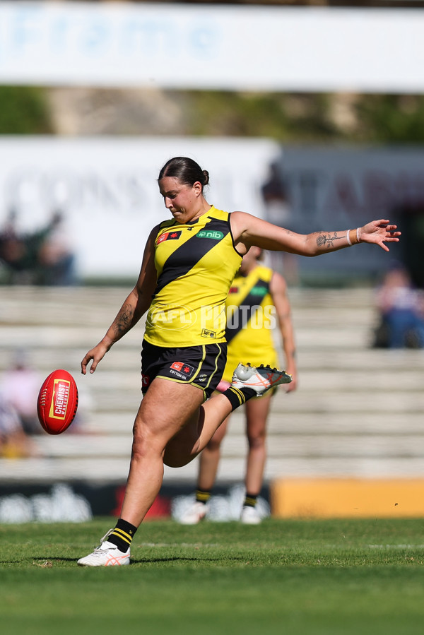 AFLW 2025 Round 11 - Fremantle v Richmond - A-64172641