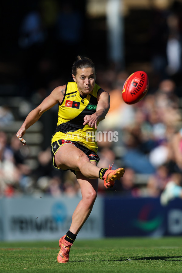 AFLW 2025 Round 11 - Fremantle v Richmond - A-64172658