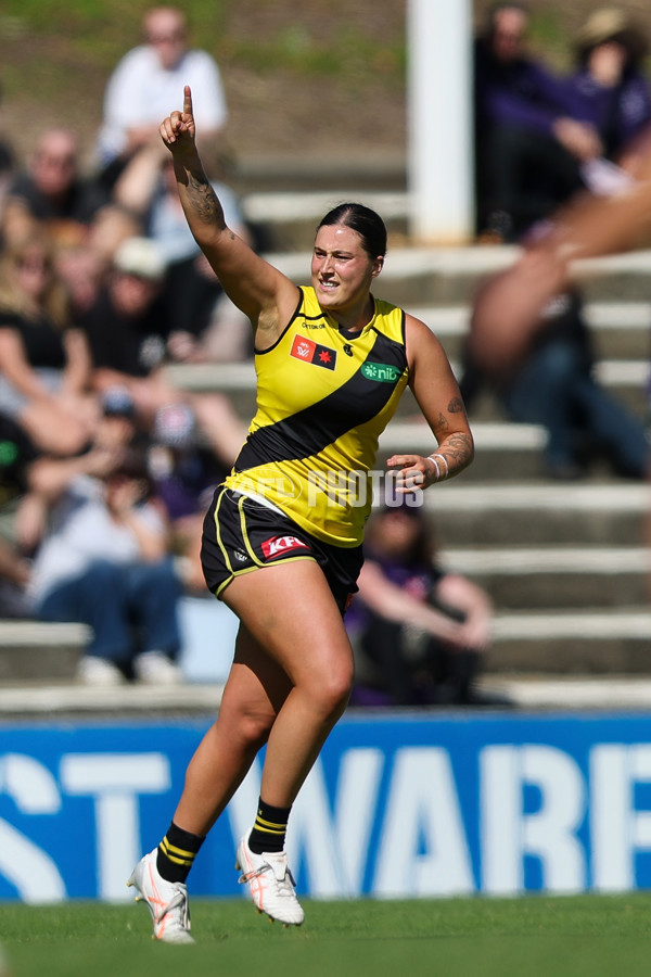 AFLW 2025 Round 11 - Fremantle v Richmond - A-64174202