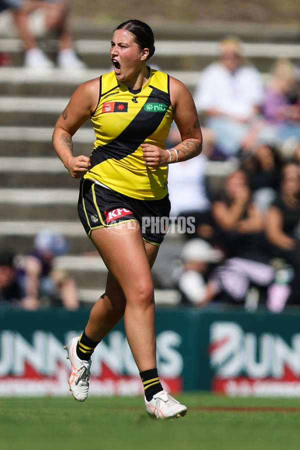 AFLW 2025 Round 11 - Fremantle v Richmond - A-64174203