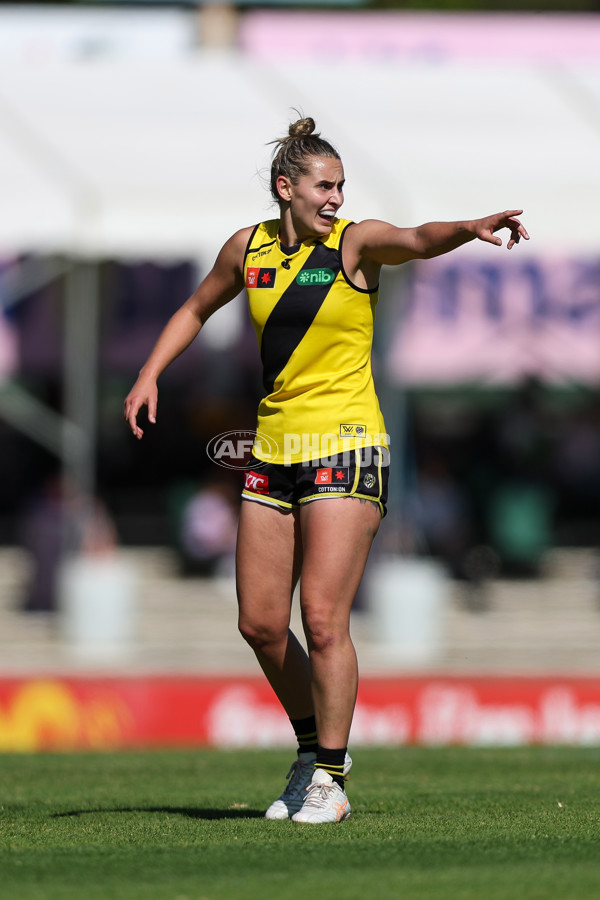 AFLW 2025 Round 11 - Fremantle v Richmond - A-64174212