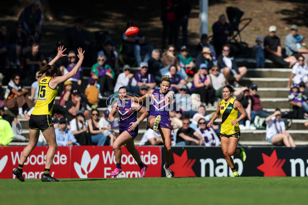 AFLW 2025 Round 11 - Fremantle v Richmond - A-64174227