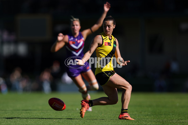 AFLW 2025 Round 11 - Fremantle v Richmond - A-64174275